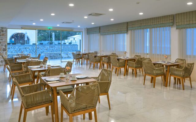Zephyros Hotel