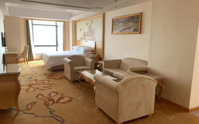 Vienna International Hotel (Huizhou Daya Bay Coastal Park Branch)