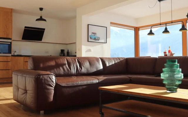 Exclusive Chalet With Sauna and Glacier View