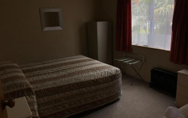 Jade Court Motor Lodge – Guest Rooms – Hokitika
