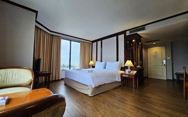 Alexander Hotel