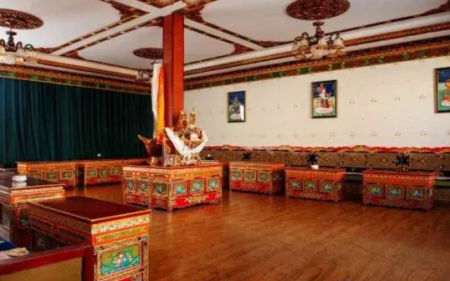 Shigatse Tangka Hotel
