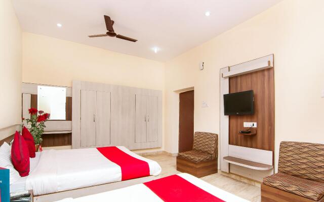 OYO 13097 Lukergunj Holidays