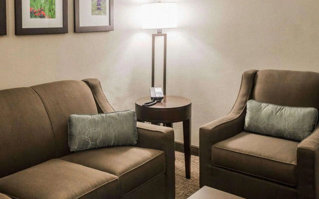Comfort Inn & Suites