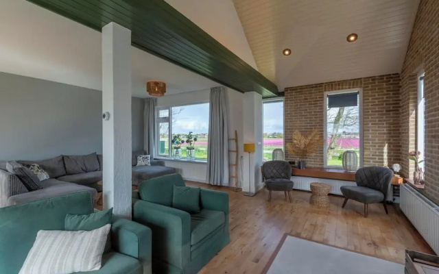 Spacious Home With Garden
