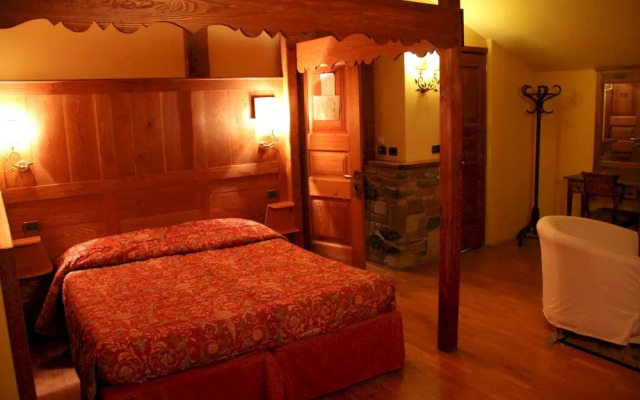 Charmant Petit Hotel