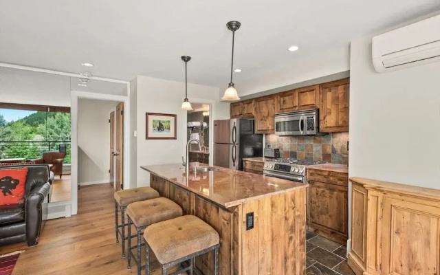 Durant Condominiums by Frias