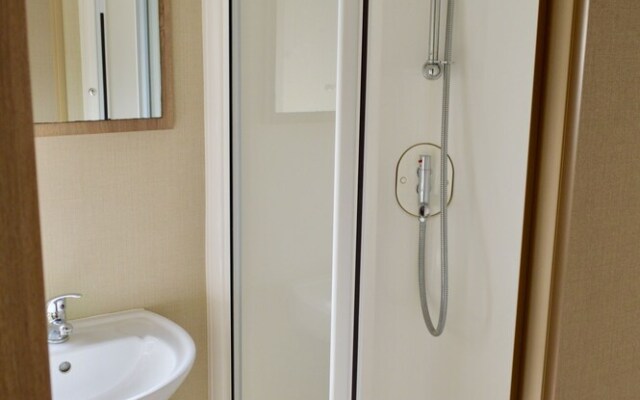 Tattershall Lakes Luxury Caravan With Hot tub