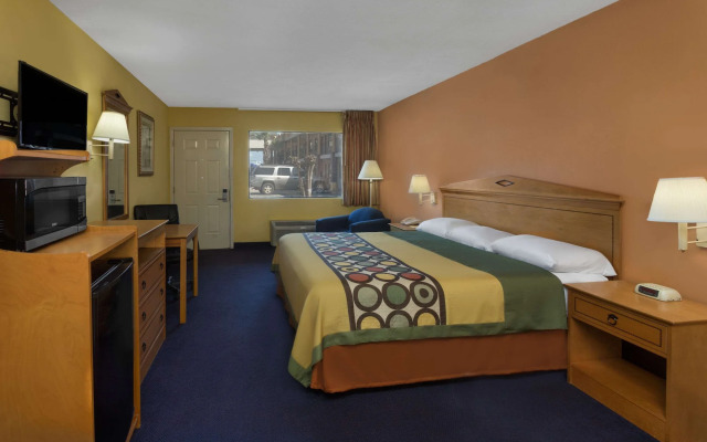 Super 8 Breaux Bridge