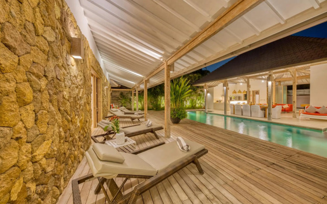 *PROMO* 4 bd Spacious villa in strategic location!