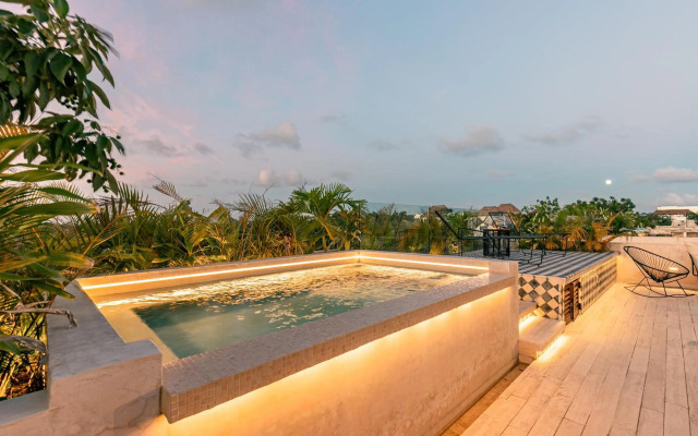 403 Stunning rooftop apartment for couples w/private pool