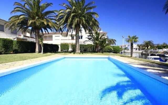 297-apartamento,piscina,parking Privado