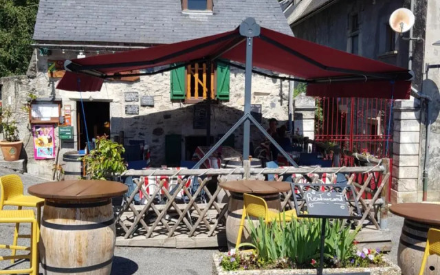 ST LARY-VIGNEC Joli petit appartement idéalament situé