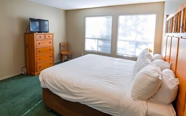 Polar Peak Lodges by Fernie Lodging CO