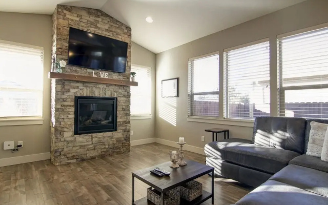 Jacksons Place 3 Bedroom Home by Redawning