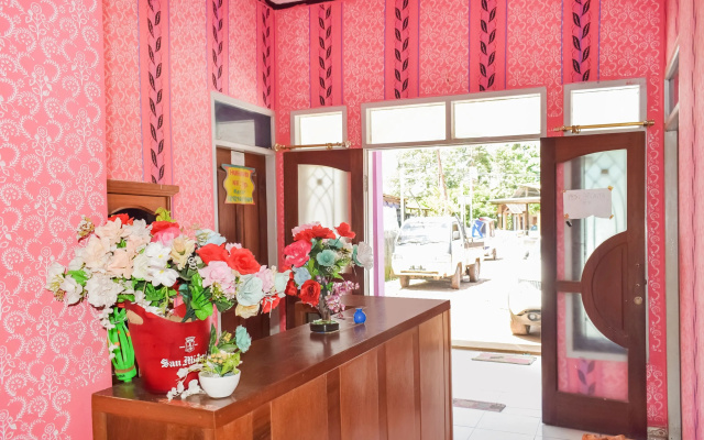Hotel O Penginapan Widodo – Guest Rooms – Sumber Sari