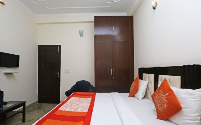 Oyo 556 The Ravee Inn