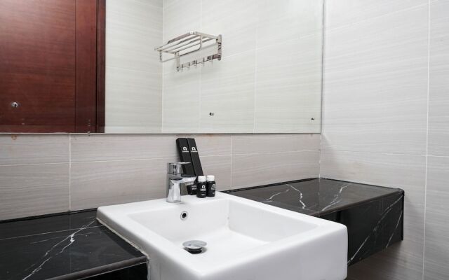 Spacious Studio with City View West Vista Apartment