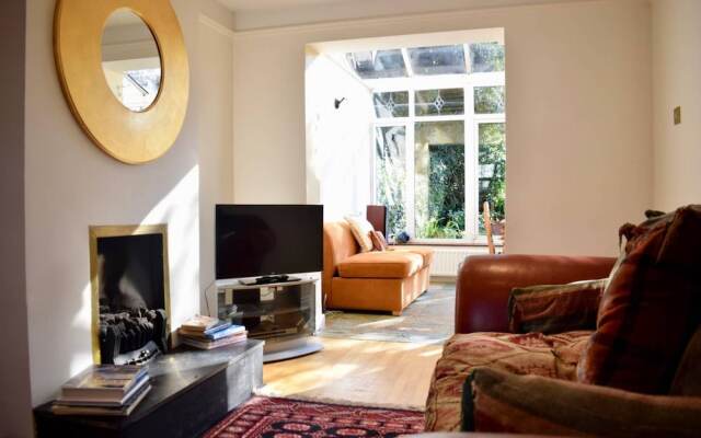 Elegant 2 Bedroom Dublin Coach House