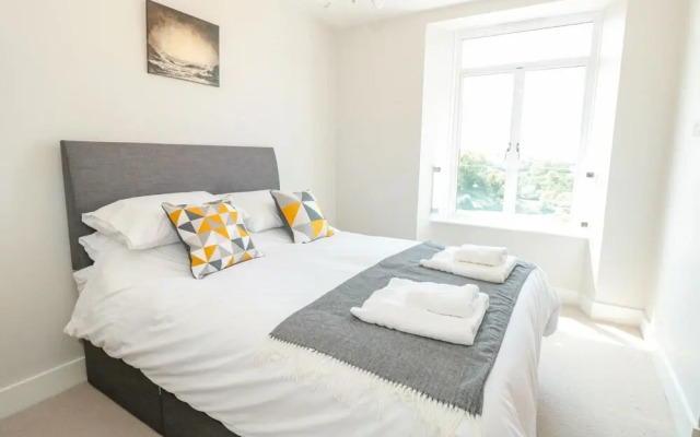 4 The Manor House, Hillfield Village