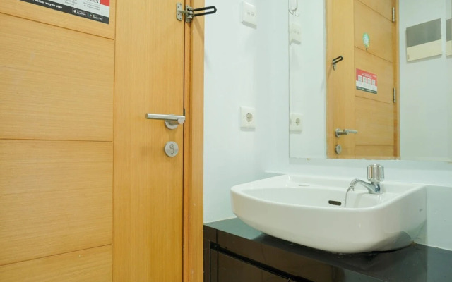 Simply Strategic and Homey Studio Signature Park Tebet Apartment