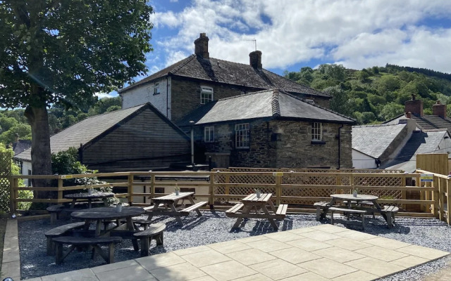 OYO Glyn Valley Hotel