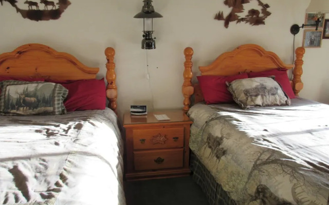The Woodsman Country Lodge