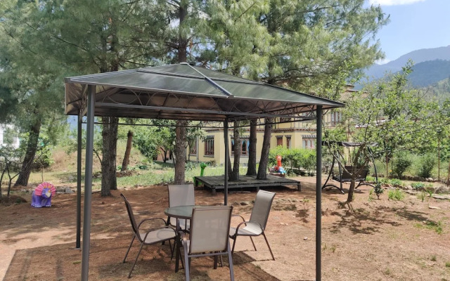 Nirvana Lodge