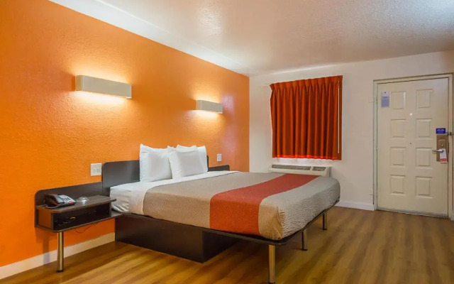 Motel 6 Dallas - Garland - Northwest Hwy