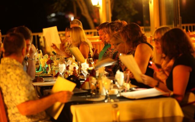 S3 Seahorse Beach Club & Hotel