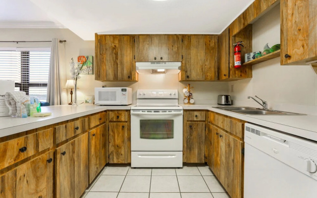 Island Sunrise Condos by Hosteeva