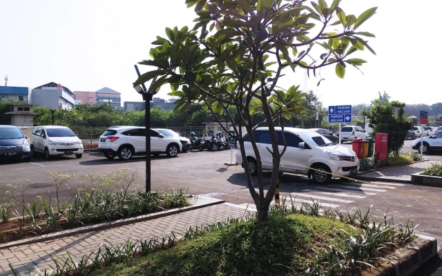 Good Apartment At Green Pramuka City