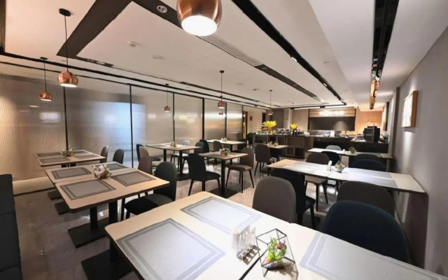 Home Inn Beijing Ping'anli Metro Station
