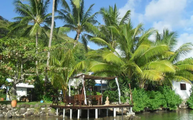 Bora Bora Bungalove
