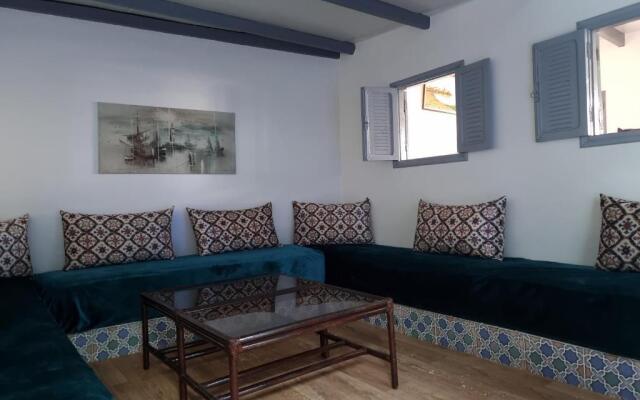 Cabanon pied sur mer