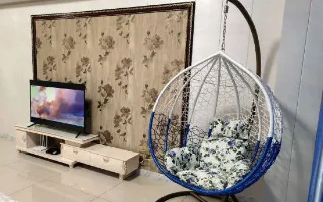 Kaiyiyue Apartment (Qiqihar Wanda Plaza Store)