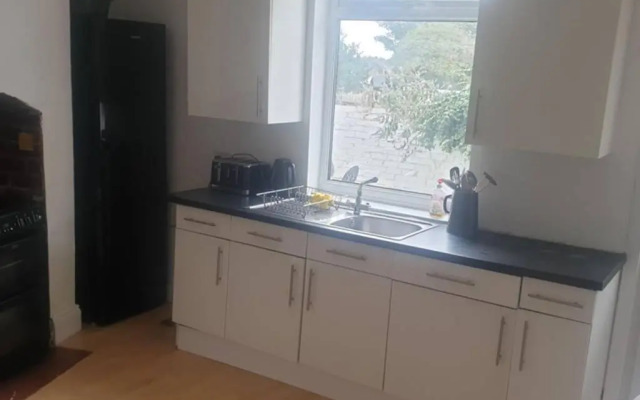 Hullidays - University Side Lg 4 bed House