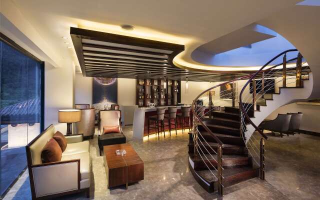 Hilton Linzhi Resort