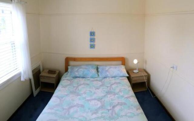 Lorikeet Retreat, 11 Hodgson Street