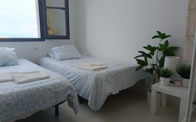 Villa-costaadeje-3br-balcony-wifi-parking