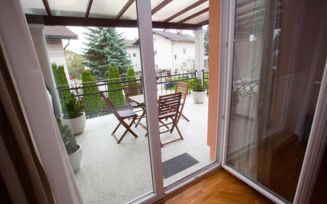 Alo Apartments Vila Klara