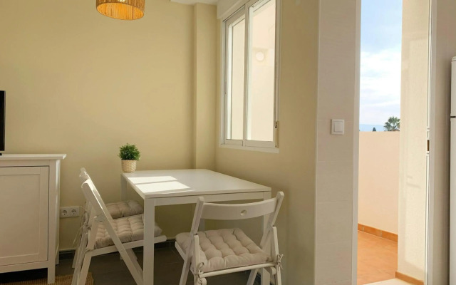 Chalet a estrenar - Playa Oliva Nova. Piscina & Padel