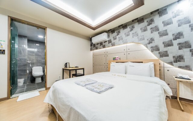 Noble Hotel