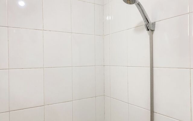 Warm And Homey 2Br At Bassura City Apartment