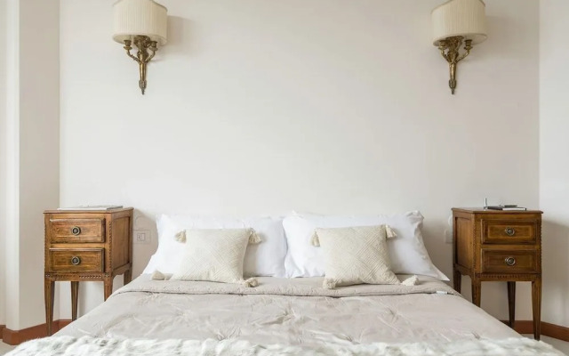 Piazza Cavour Lake View