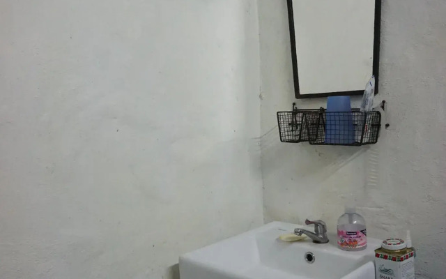 Koonchalearn Backpackers - Adults Only