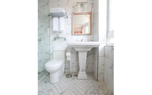 Slow Town Hotel - Reel