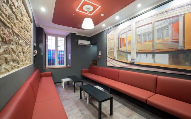 Alessandro Palace & Bar - Hostel