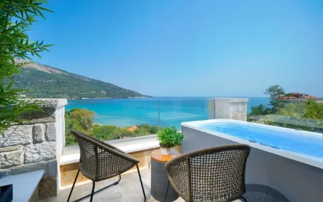 Essentia Luxury