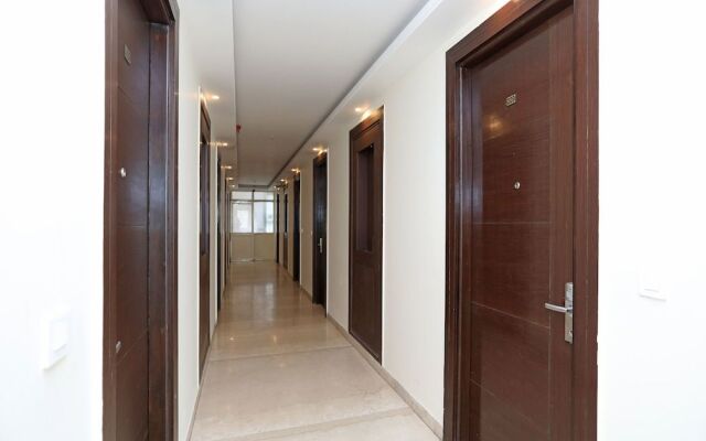 OYO 9532 Hotel Q-Cent
